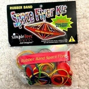 Simple Toys Rubber Band Space Flyer Kit